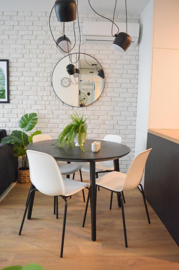 The Black & White Oasis Belgrado Exterior foto
